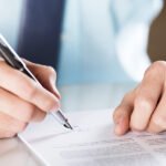 Verträge, Kredite & Schulden: Welche finanziellen Verpflichtungen enden mit dem Tod?