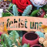 Lesen Sie wie sie den passenden Grabschmuck zur Beerdigung wählen