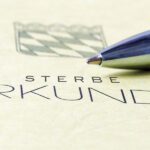 Formular „Sterbeurkunde“ mit Kugelschreiber